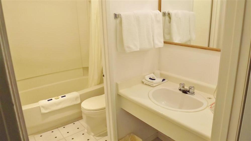 Canadas Best Value Inn Whitecourt Δωμάτιο φωτογραφία