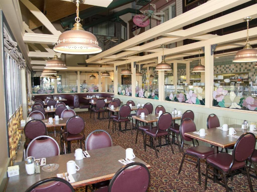 Canadas Best Value Inn Whitecourt Εξωτερικό φωτογραφία