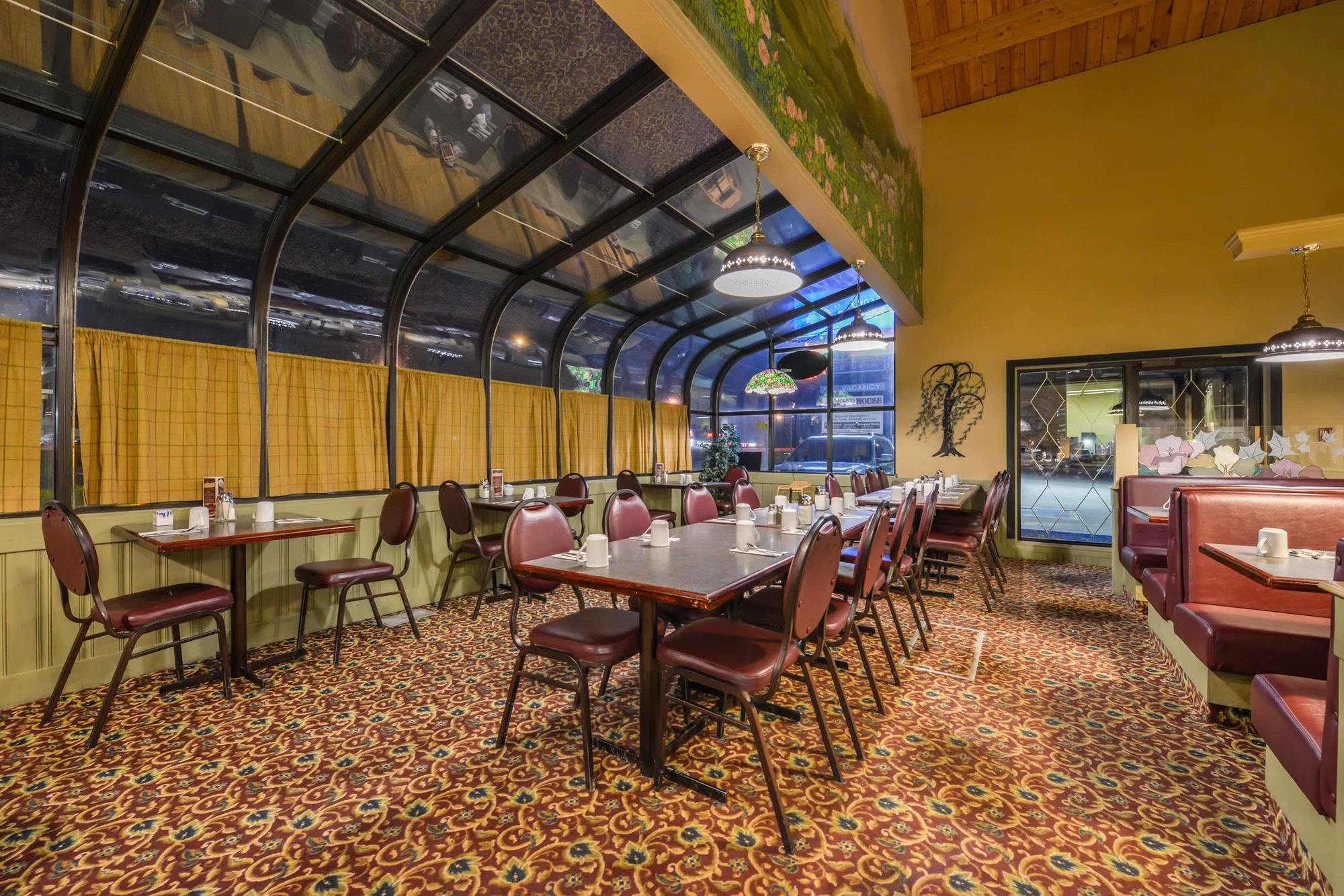 Canadas Best Value Inn Whitecourt Εξωτερικό φωτογραφία