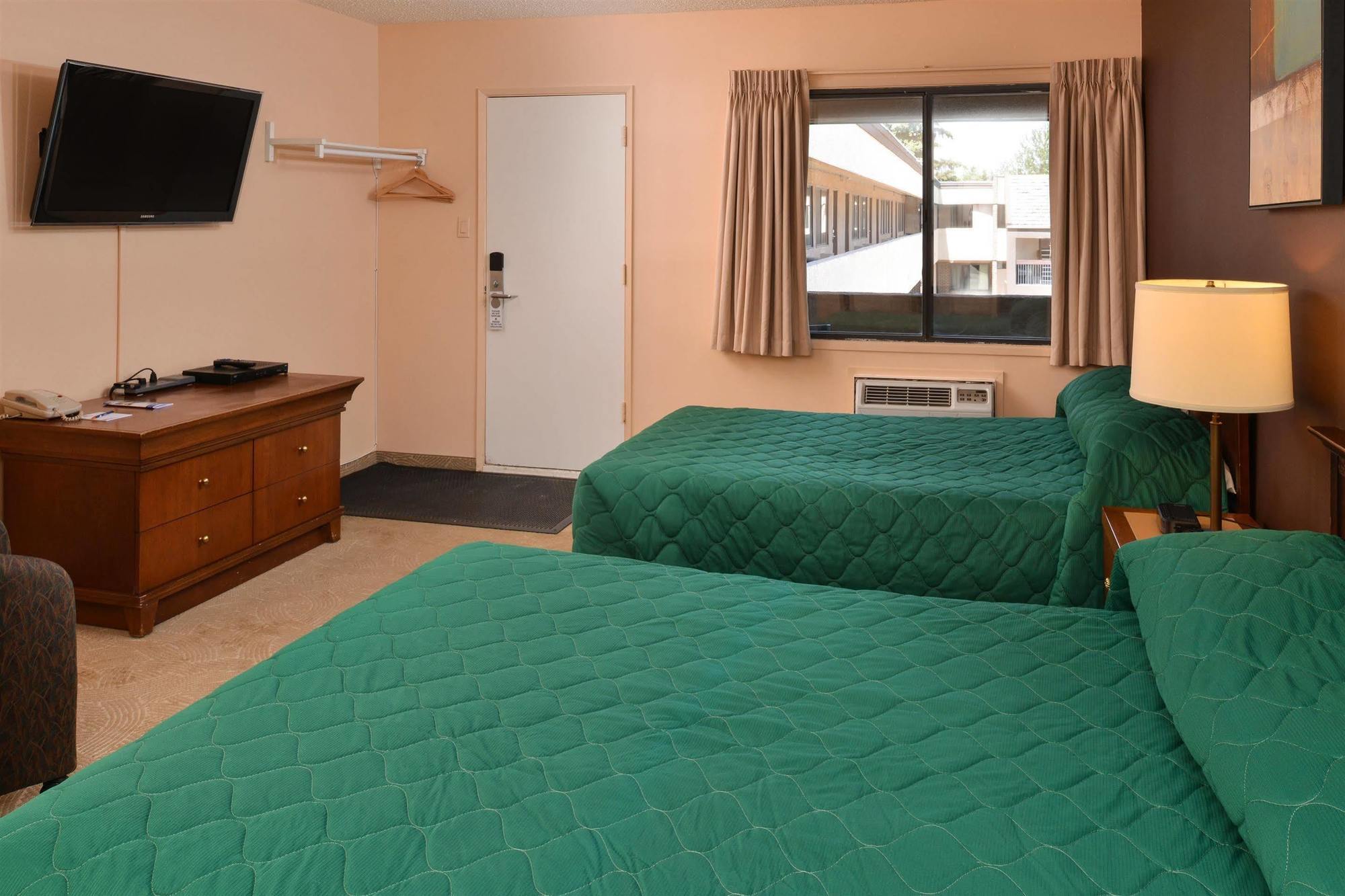 Canadas Best Value Inn Whitecourt Εξωτερικό φωτογραφία