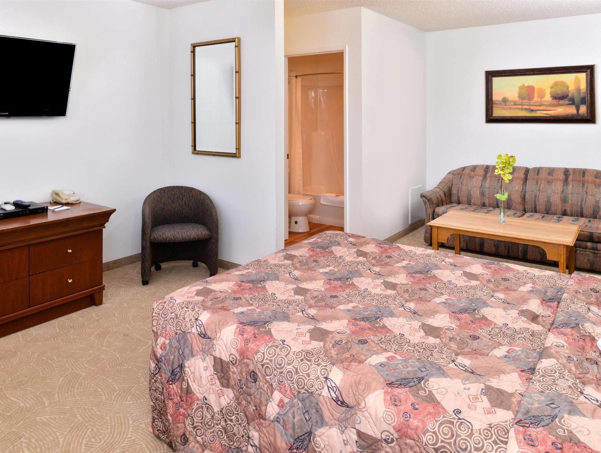 Canadas Best Value Inn Whitecourt Εξωτερικό φωτογραφία