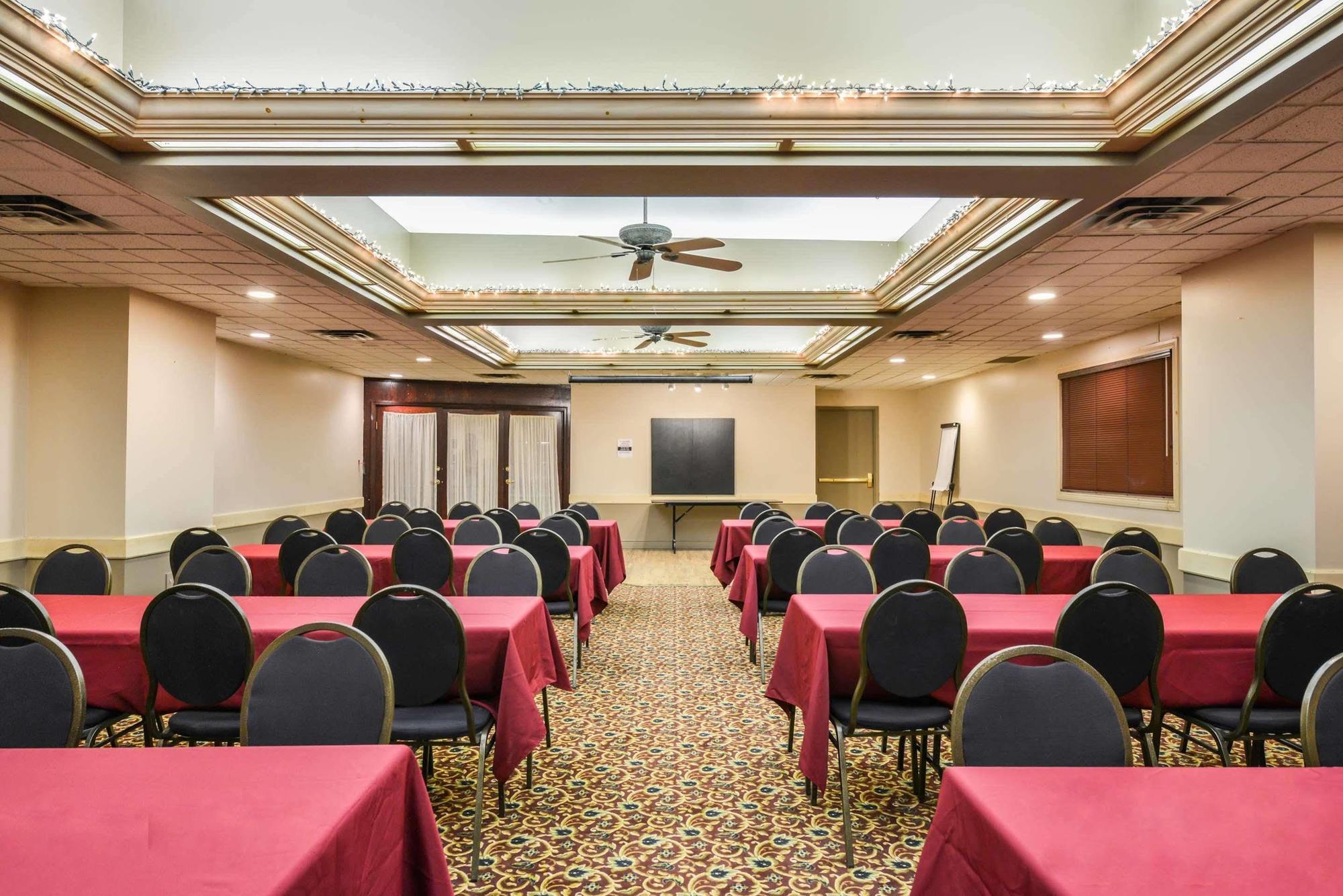Canadas Best Value Inn Whitecourt Εξωτερικό φωτογραφία