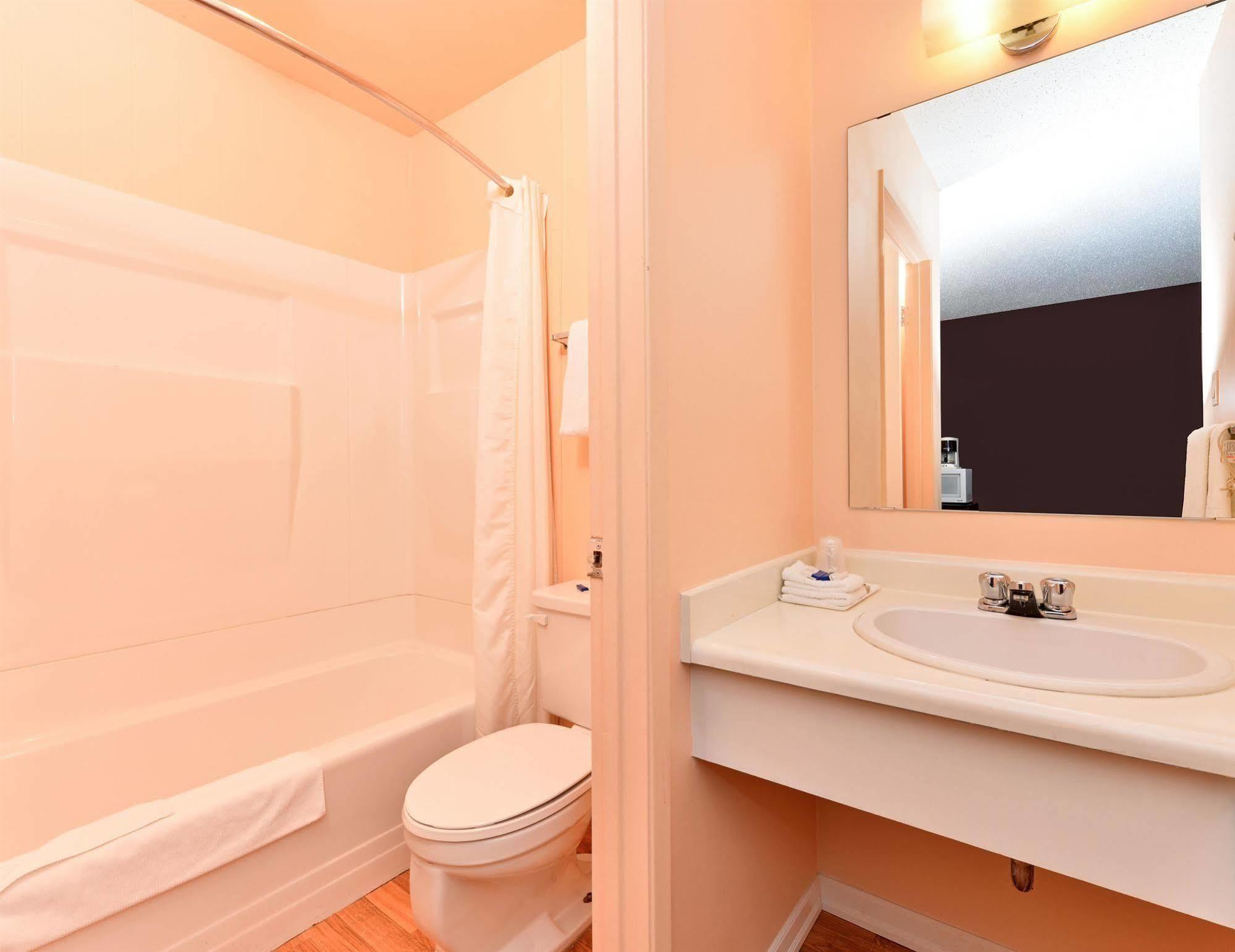Canadas Best Value Inn Whitecourt Εξωτερικό φωτογραφία
